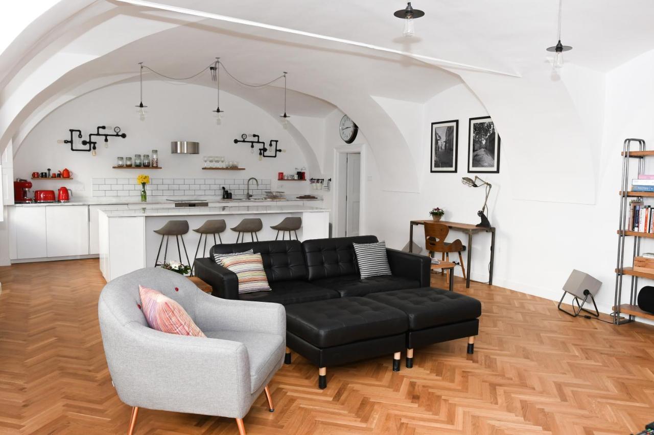 Beautiful 2Bed Apartment In The Centre Of Βαράζντιν Εξωτερικό φωτογραφία